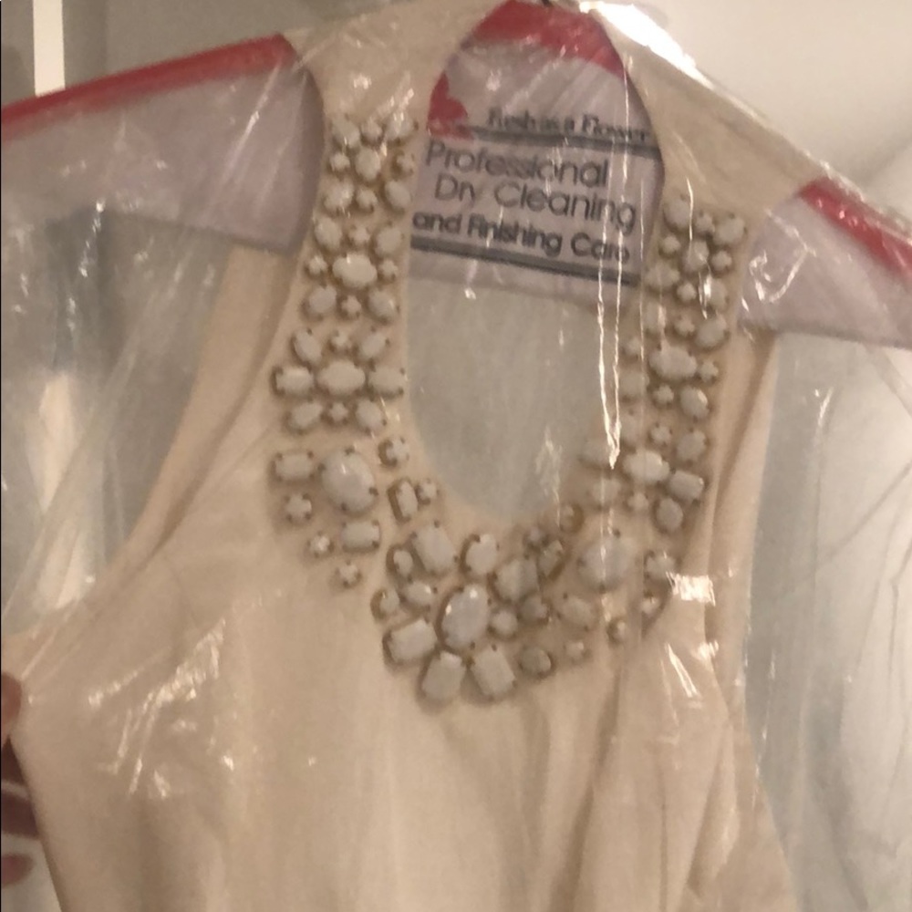WHITE PROM DRESS - Picture 3 of 4